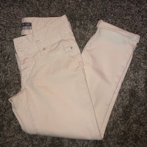 💕White Denim Capris